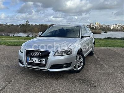 Usado Audi A3 Ambiente 105 CV (77 kW) 2010 Gris / plata Utilitario