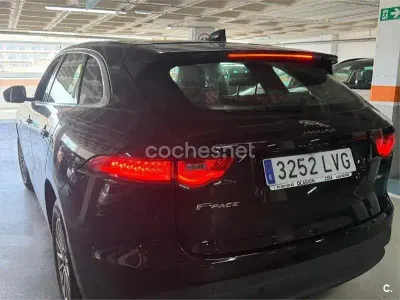Usado Jaguar F-Pace Pure 180 CV (132 kW) 2020 Negro SUV