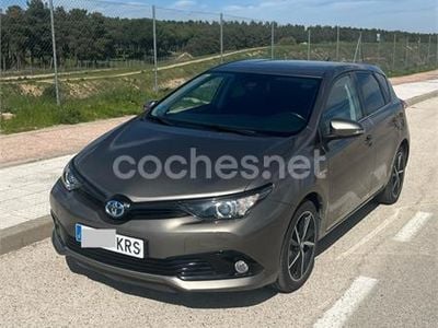 Toyota Auris Hybrid