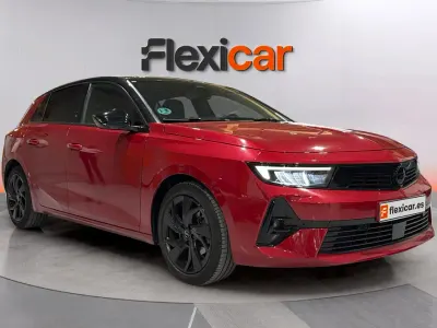 Usado Opel Astra Edition 131 CV (96 kW) 2022 Rojo Utilitario