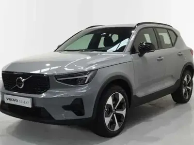 Nuevo Volvo XC40 Ultra 2026 Gris SUV