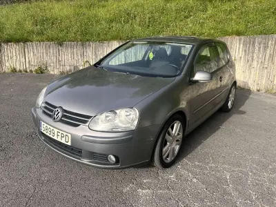 Usado VW Golf V GT 140 HP (102 kW) 2007 Cinzento Citadino