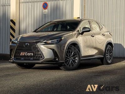 Usado Lexus NX350h 242 CV (177 kW) 2024 Gris / plata SUV