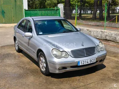Usado Mercedes C180 Elegance 122 CV (89 kW) 2000 Gris / plata Berlina