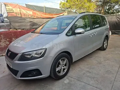 Usado Seat Alhambra 4Drive 140 CV (102 kW) 2013 Negro Monovolumen