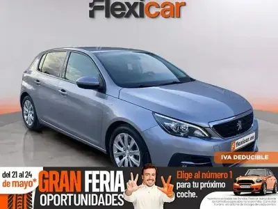 Usado Peugeot 308 Access 130 HP (95 kW) 2020 Cinzento Sedan