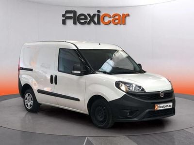 Usado Fiat Doblò 105 CV (77 kW) 2022 Blanco Monovolumen