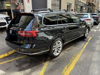 Usado VW Passat Sportline 180 CV (132 kW) 2018 Negro Familiar