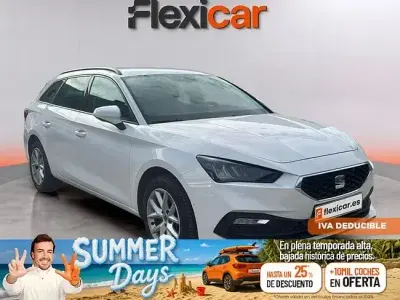 Usado Seat Leon Style 115 CV (84 kW) 2023 Blanco Familiar