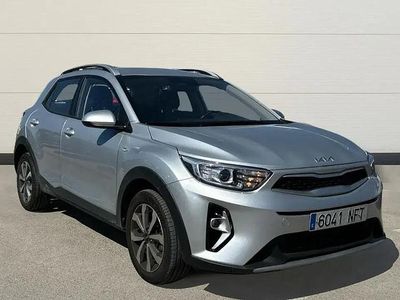 Usado Kia Stonic 100 HP (73 kW) 2025 Cinzento SUV