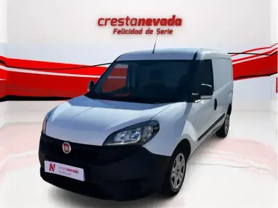 Usado Fiat Doblò 105 CV (77 kW) 2022 Blanco Monovolumen