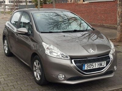Usado Peugeot 208 Access 82 CV (60 kW) 2012 Beige Utilitario