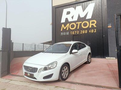 Usado Volvo S60 Momentum 163 CV (119 kW) 2011 Blanco Berlina