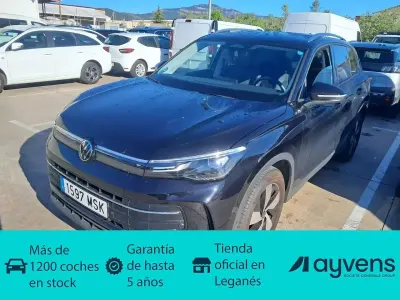 Käytetty VW Tiguan Life 150 HP (110 kW) 2024 Musta Katumaasturi