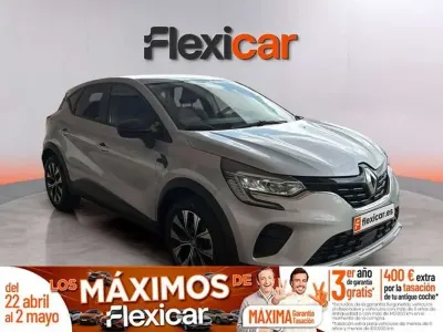 Begagnad Renault Captur Evolution 145 HK (106 kW) 2023 Beige SUV