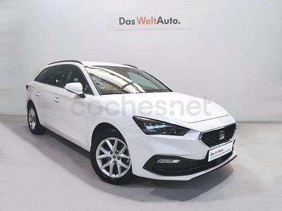 Usado Seat Leon Style 150 CV (110 kW) 2021 Blanco Familiar