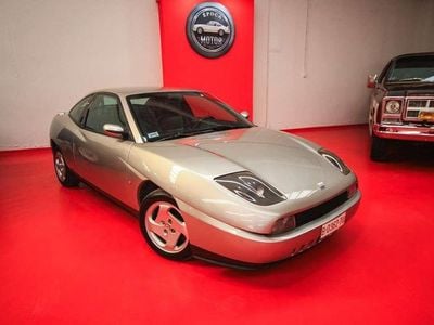 Usado Fiat Coupé 140 CV (102 kW) 1997 Gris Coupe