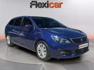 Usado Peugeot 308 SW Allure 131 CV (96 kW) 2019 Azul Familiar