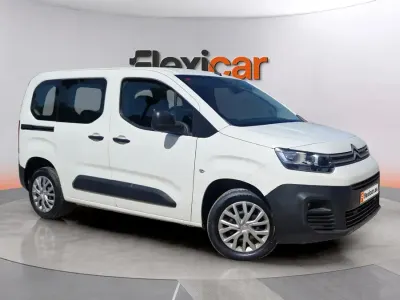 Usado Citroën Berlingo Live 102 CV (75 kW) 2021 Blanco Monovolumen