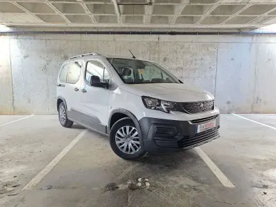 Usado Peugeot e-Rifter Allure 100 kW (136 CV) 2023 Blanco Monovolumen