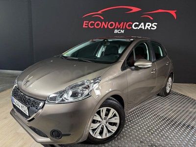 Usado Peugeot 208 Active 92 CV (67 kW) 2012 Beige Utilitario