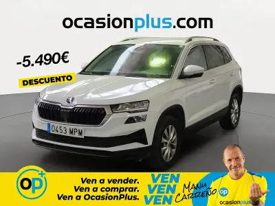 Usado Skoda Karoq Selection 115 CV (84 kW) 2024 Blanco SUV