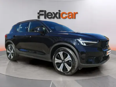 Usado Volvo XC40 Plus 211 CV (155 kW) 2024 Negro SUV