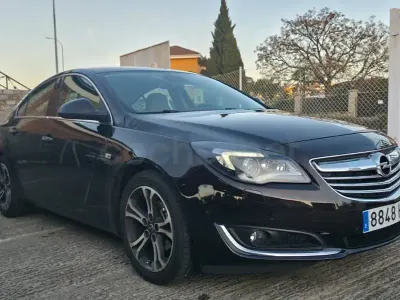 Usado Opel Insignia Excellence 140 CV (102 kW) 2014 Marrón Berlina