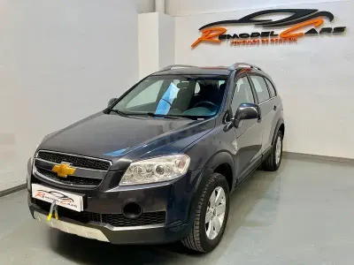 Usado Chevrolet Captiva LS 127 CV (93 kW) 2008 Gris / plata SUV