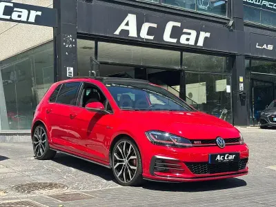 Usado VW Golf VII GTI 245 CV (180 kW) 2019 Rojo Berlina