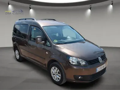 Usado VW Caddy Comfortline 102 CV (75 kW) 2011 Marrón Monovolumen