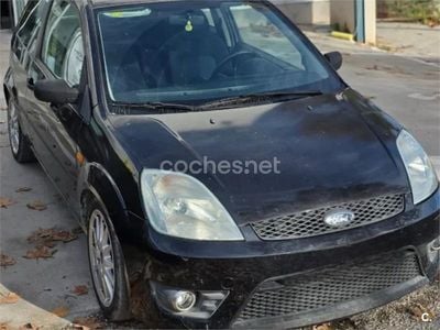 Negro Usado 2005 Ford Fiesta Ghia Berlina | 2970 € (Precio justo)