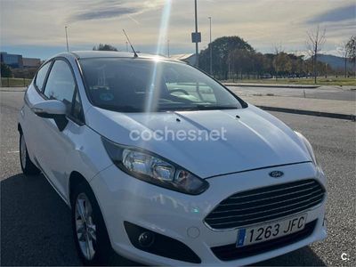 Blanco Usado 2015 Ford Fiesta Trend Berlina | 6700 € (Precio justo)