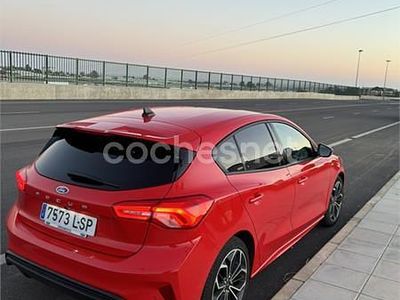 Usado Ford Focus ST-Line X 125 CV (91 kW) 2021 Rojo Berlina