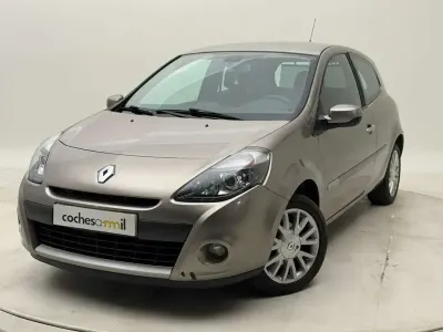 Usado Renault Clio II Authentique 86 CV (63 kW) 2009 Beige Utilitario