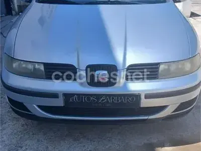 Usado Seat Leon Stella 105 CV (77 kW) 2005 Gris / plata Utilitario