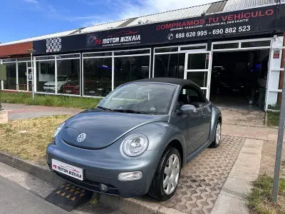 Usado VW New Beetle 105 CV (77 kW) 2005 Gris / plata Utilitario