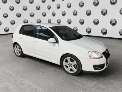 Usado VW Golf V 140 HP (102 kW) 2008 Branco Citadino