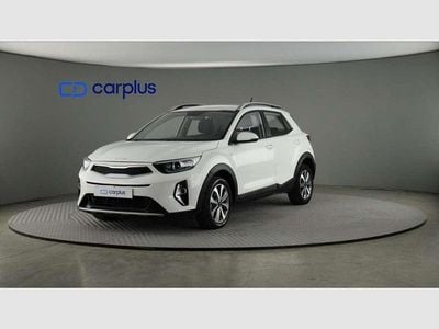 Usado Kia Stonic 84 CV (61 kW) 2023 Blanco SUV