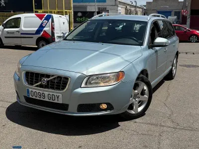 Usado Volvo V70 Summum 185 CV (136 kW) 2008 Azul Familiar