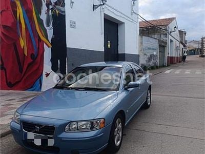 Usado Volvo S60 Momentum 163 CV (119 kW) 2005 Azul Berlina
