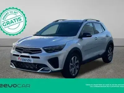 Usado Kia Stonic GT-Line 100 CV (73 kW) 2024 Gris SUV