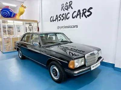 Usado Mercedes 300 1981 Negro Berlina