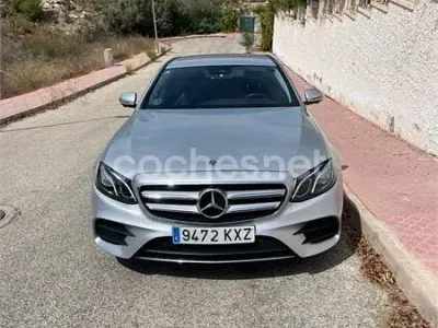 Usado Mercedes E220 194 CV (142 kW) 2019 Gris / plata Berlina
