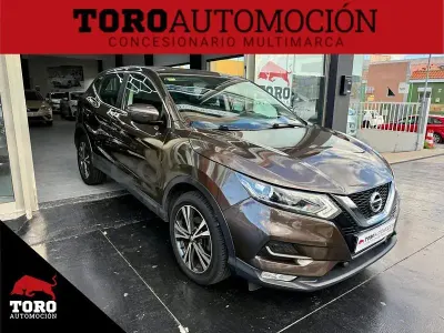 Usado Nissan Qashqai Acenta 115 CV (84 kW) 2018 Marrón SUV