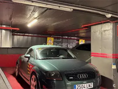 Usado Audi TT Roadster 225 CV (165 kW) 1999 Gris / plata Descapotable
