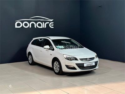 Usado Opel Astra Business 140 CV (102 kW) 2016 Blanco Familiar