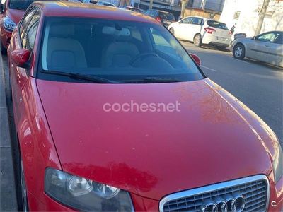 Usado Audi A3 Ambition 140 CV (102 kW) 2005 Rojo Utilitario