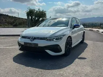 Usado VW Golf VIII R 333 CV (244 kW) 2023 Blanco Berlina