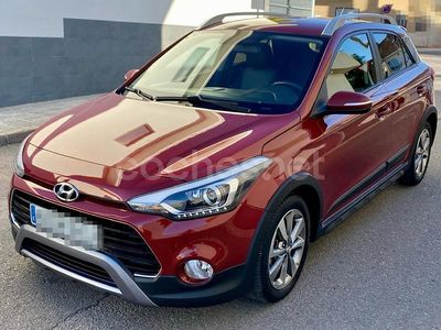 Granate Usado 2017 Hyundai i20 Active Berlina | 13.500 € (Caro)
